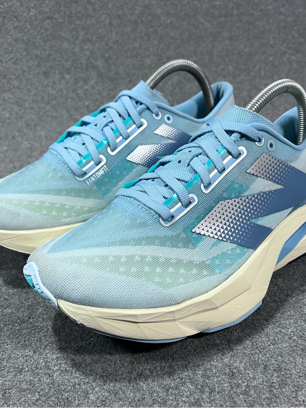 New Balance FuelCell Rebel V4 Womens Size 9 B Quarry Heron Blue Running Shoes